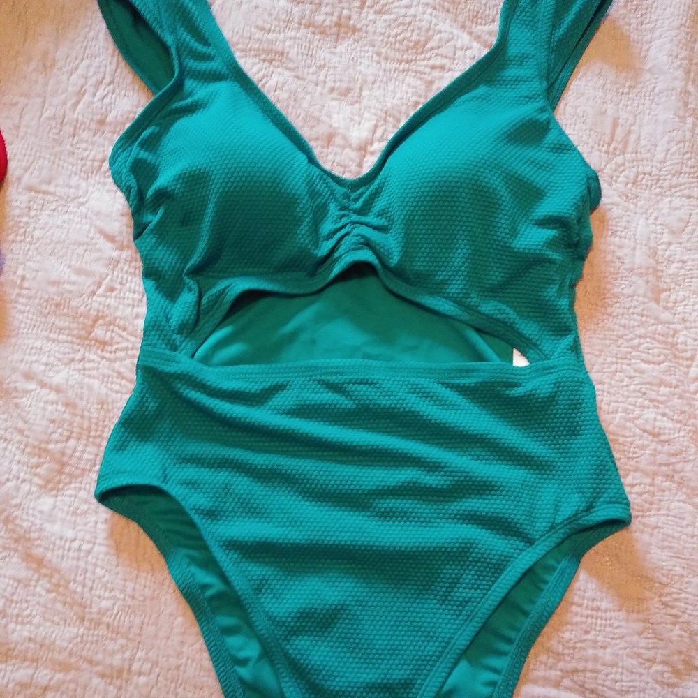 Shade and shore one-piece medium